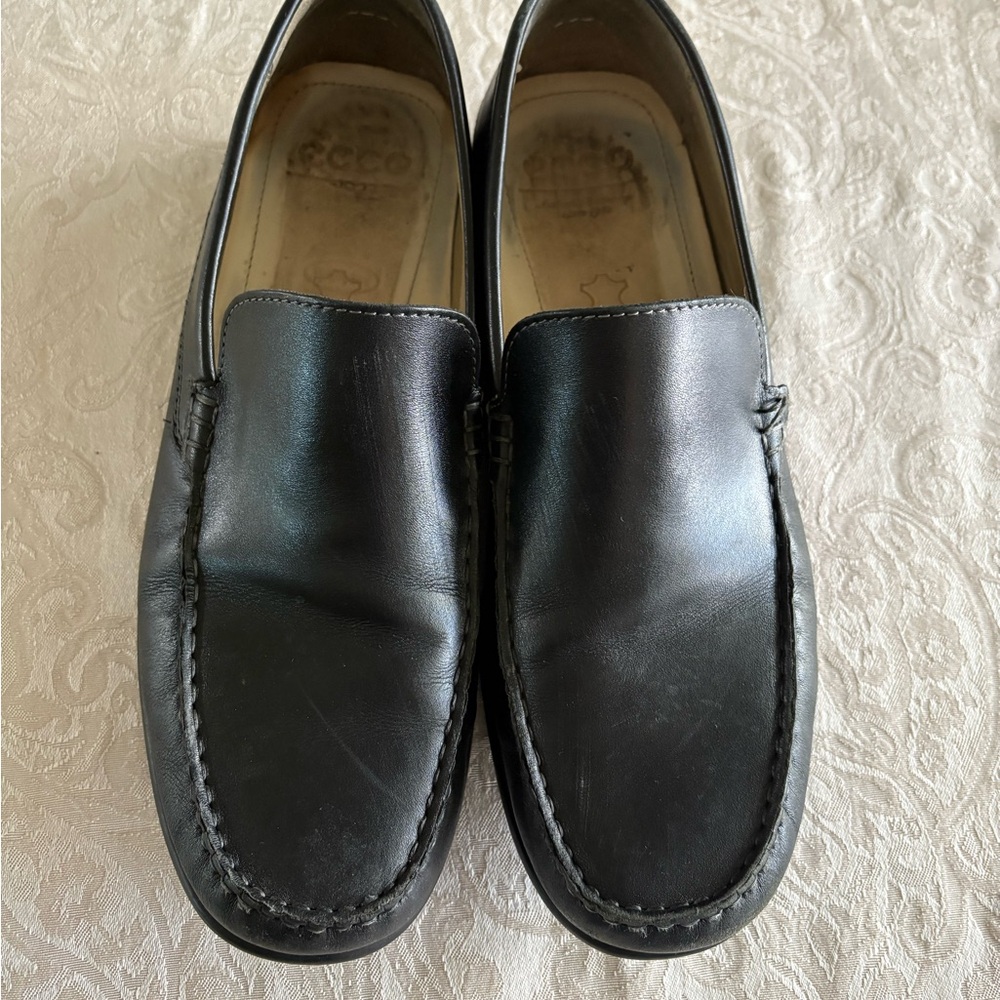 ECCO Men's Classic Black Slip-On Loafers